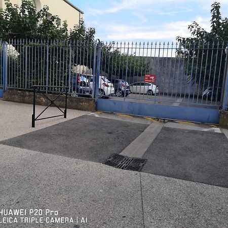 ニームLe Pandora, Proche Tour Magne, Parking Et Terrasseアパートメント エクステリア 写真